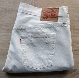 White Distressed Levi's 501 Cropped Jeans 30x27